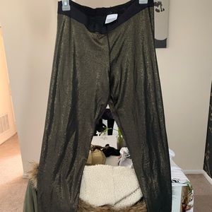 Nike (worn once) dry for gold workout leggings
